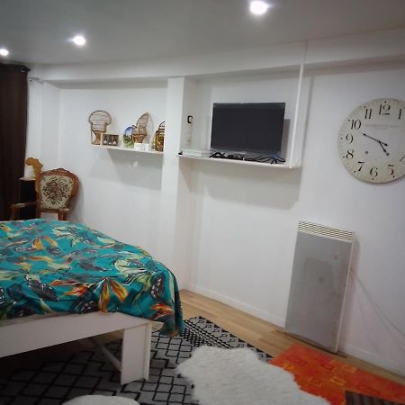 Chambre Chez L'Habitant Saint-Pierre-le-Moutier Luaran gambar