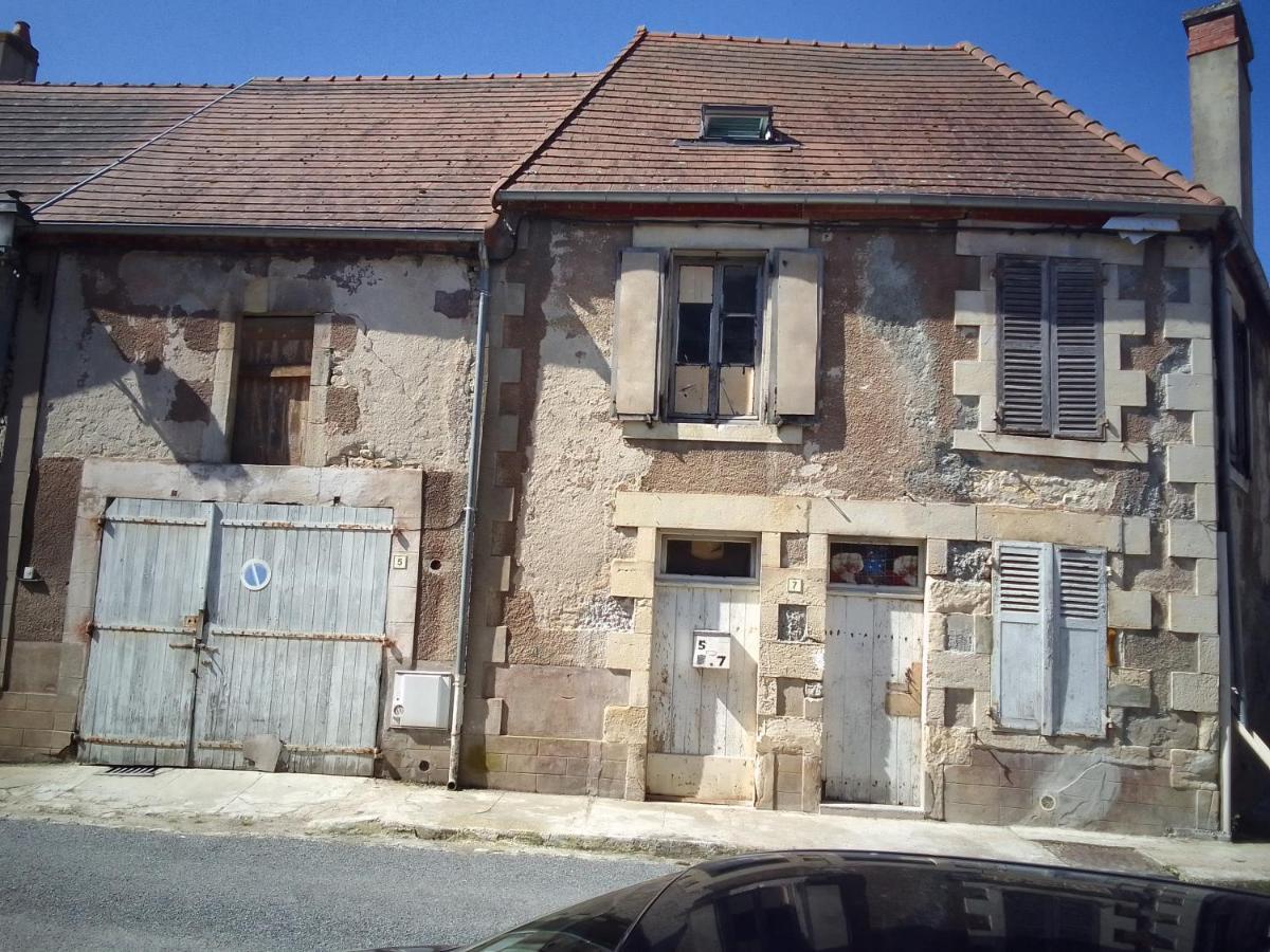 Chambre Chez L'Habitant Saint-Pierre-le-Moutier Luaran gambar